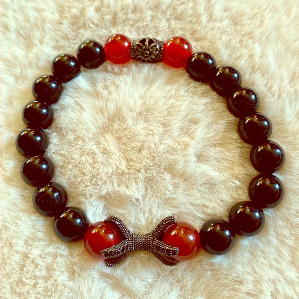 Men’s bracelet in blk & red w/pave blk dragon claw